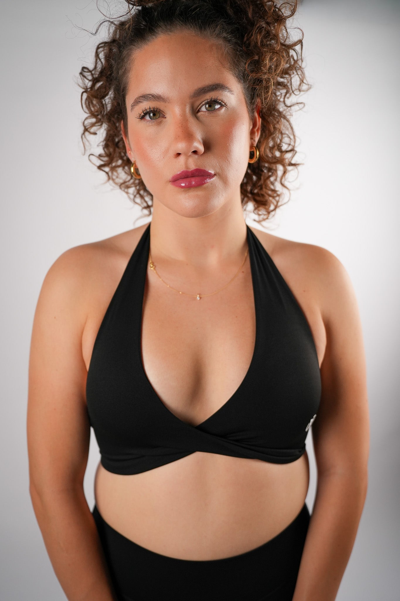 Core Cross Over Halter Neck Sports Bra